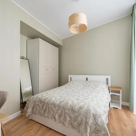 Spacious 1-bedroom In The Heart Of Old Town