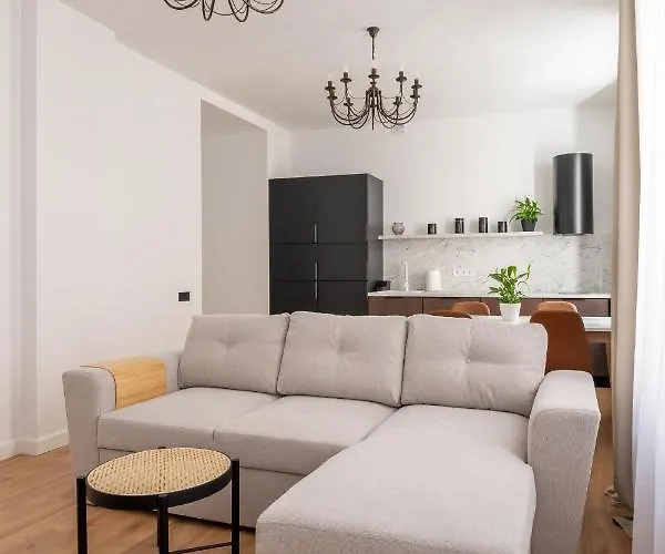 Dzīvoklis Spacious 1-bedroom In The Heart Of Old Town *
