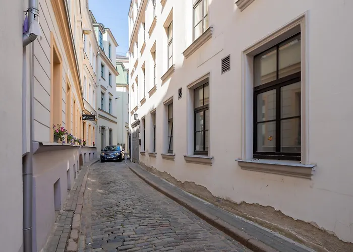 Spacious 1-bedroom In The Heart Of Old Town