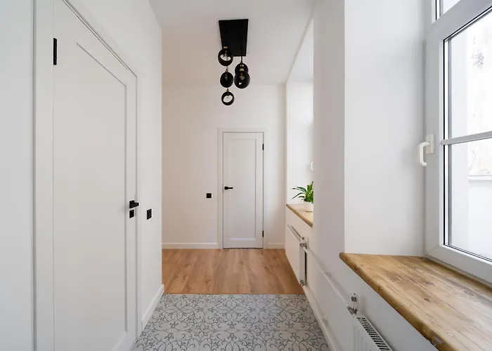 Spacious 1-bedroom In The Heart Of Old Town *