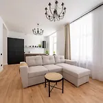 Spacious 1-bedroom In The Heart Of Old Town *
